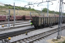 Zaradi del zaprti železniški progi med Ljubljano in Jesenicami ter Koprom in Divačo 