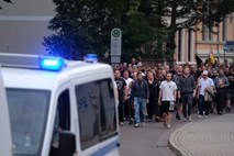 Smrt moškega, ki je sprožila nove proteste v Nemčiji, posledica odpovedi srca 