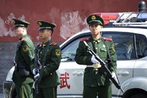 Na Kitajskem z avtom v množico, devet mrtvih