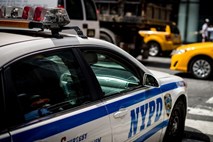 Newyorški policisti v zapor zaradi prostitucije in nezakonitih stav