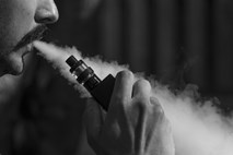 FDA grozi s prepovedjo e-cigaret