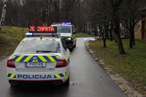 V Rošpohu umrli kolesar v nepreglednem ovinku zapeljal na nasprotno smerno vozišče
