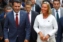 Mogherinijeva v Skopju pozvala k udeležbi na referendumu