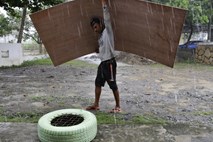 Tajfun Mangkhut se bliža Filipinom
