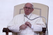 Papež sprejel odstop še dveh čilskih škofov