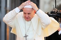  Papež ostro nad splav