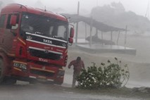 Vzhod Indije dosegel ciklon, evakuirali 300.000 ljudi 