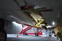 Boeing 737 zadel zid in nato nadaljeval pot proti Dubaju 
