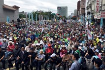V Tajvanu več tisoč protestnikov pozvalo k neodvisnosti