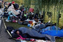 Iz taborišča na severu Francije odstranili 1800 migrantov