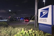 Pisemske bombe nasprotnikom Trumpa: FBI na floridski pošti