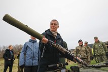 Stoltenberg na Norveškem: Natova vaja je povsem defenzivna 
