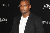 Kanye West se počuti izrabljenega in se odpoveduje politiki