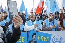 Pozivi Kitajski, naj preneha prisilno zadrževati Ujgure 
