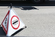 Zaradi prometne nesreče med Kranjem in Brnikom zaprta polovica avtoceste