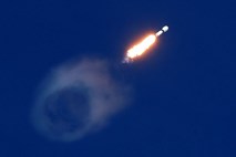 Podjetje SpaceX dobilo pogodbo za namestitev 12.000 satelitov v zemeljski orbiti
