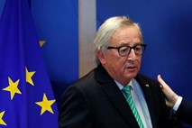 #video Si je Jean-Claude Juncker obul različna čevlja? 