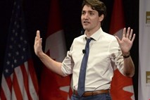 Se kanadski premier  le popraska in ga sodelavci »rešijo« iz pogovora?