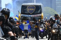 Zaradi napada na avtobus z nogometaši Boce finale pokala libertadores šele danes