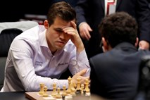 Norvežan Magnus Carlsen ubranil naslov svetovnega prvaka v šahu