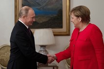 Merklova in Putin o Siriji in rusko-ukrajinski zaostritvi odnosov 