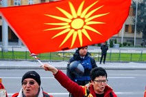 Makedonski parlament potrdil prvi predlog ustavnega amandmaja