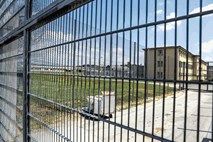 V slovenskih zaporih več žensk in tujcev