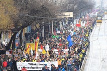 Na Madžarskem množične demonstracije proti spremembi zakona o delavskih pravicah