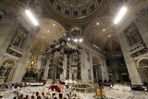 V Vatikanu nameravajo predčasno upokojiti tretjino zaposlenih laikov 