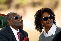 V Južnoafriški republiki izdali nalog za aretacijo Grace Mugabe