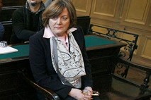 Tovšakova preklicala sporazum o priznanju krivde v zadevi Delamaris