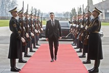 Predsednik vlade Šarec izrazil hvaležnost žrtvam vojne za Slovenijo