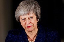 #video Theresa May novoletno poslanico izkoristila za pritisk na poslance, naj podprejo dogovor o izstopu iz EU