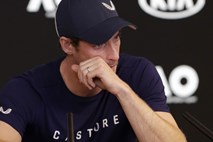 #video Andy Murray s solzami v očeh napovedal konec kariere