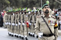Pakistan: Vojska ovira  za dobro  gospodarjenje