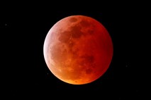 #foto #video Super krvava Luna za tiste, ki so zgodaj vstali