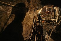 V kosovskem rudniku ujetih okoli 100 rudarjev