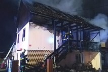 Na Bovškem zgorela hiša, gasilci v njej našli zoglenelo truplo