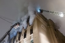 #foto V požaru v stanovanjskem poslopju v Moskvi več mrtvih