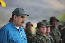 Maduro poziv k spremembi oblasti označil za »odvratnega in smešnega«