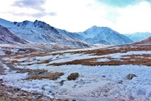 Znanstveniki svarijo pred taljenjem ledenikov v Himalaji zaradi podnebnih sprememb