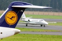 Lufthansa s tožbo nad potnika, ki je s priljubljenim trikom za let plačal veliko manj  