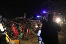 #foto Severna Makedonija: V nesreči avtobusa 15 mrtvih