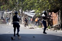 Haiti pretresajo nasilni protesti