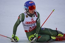 Zgodovinski slalomski poker zmag Mikaele Shiffrin, slab nastop Slovenk