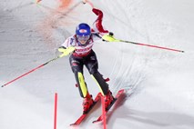 Shiffrinovi 14. zmaga v sezoni svetovnega pokala, obema s Hirscherjem tudi šesta slalomska globusa