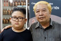 Hanojski frizer ponuja brezplačno striženje v Trumpovem in Kimovem slogu