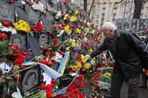 Ukrajinci se spominjajo žrtev protestov na trgu Majdan