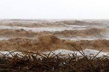 Hude poplave na Kreti že drugič ta mesec zahtevale življenje