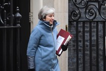 Mayeva posvarila, da ob vnovični zavrnitvi ločitvenega sporazuma morda ne bo brexita